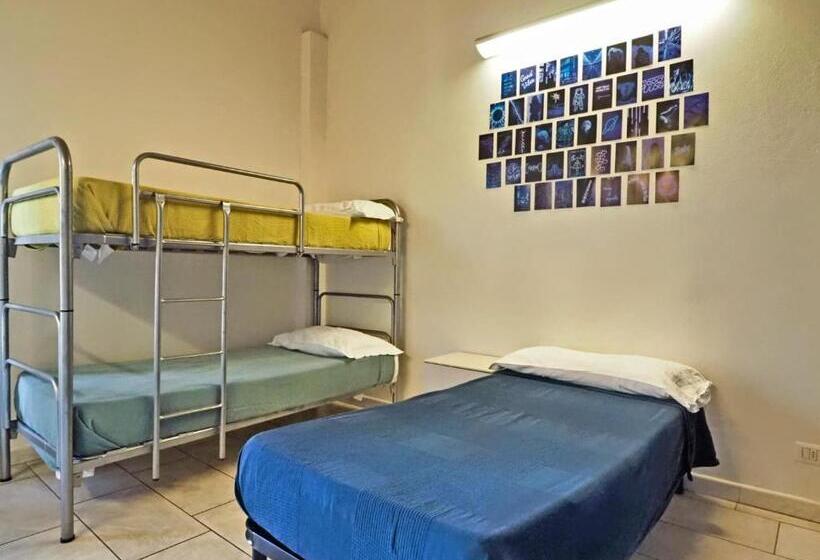 غرفة قياسية رباعية, Ostello La Salana