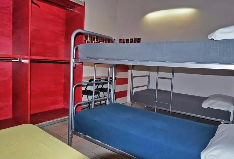 スタンダード４人部屋, Ostello La Salana