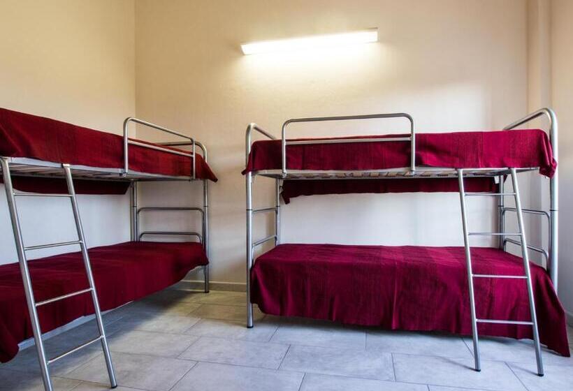 غرفة عائلية, Ostello La Salana