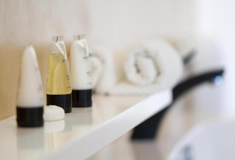 غرفة قياسية مطلّة علي البحر, Villa F&b