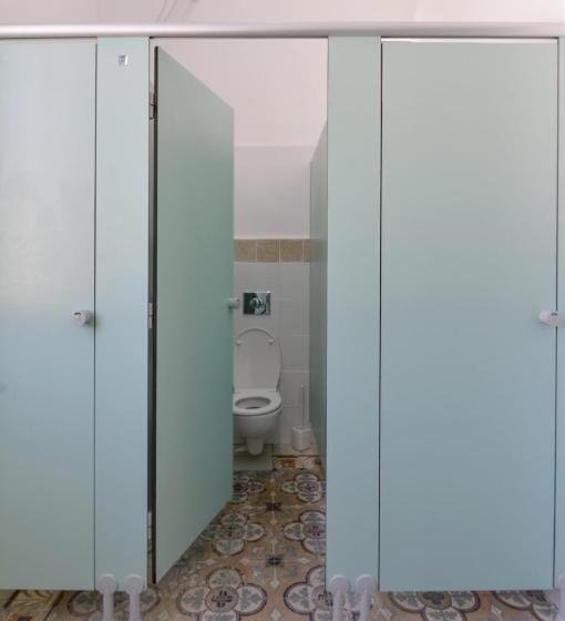 חדר סטנדרט לארבעה, Roger S Hostel Tel Aviv