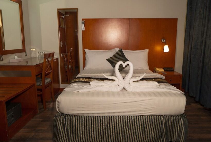 豪华房间, Boonmax