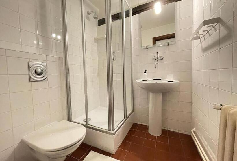 חדר משפחתי, Penzion Landauer