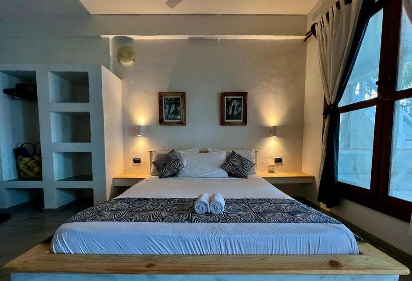 Трехместный Номер Deluxe Вид на Море, White Dream