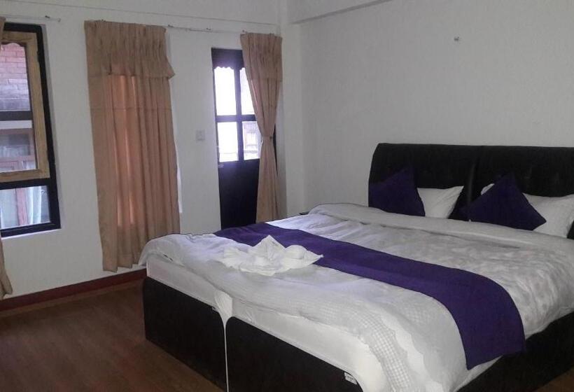 اتاق لوکس با بالکن, Bhaktapur Inn