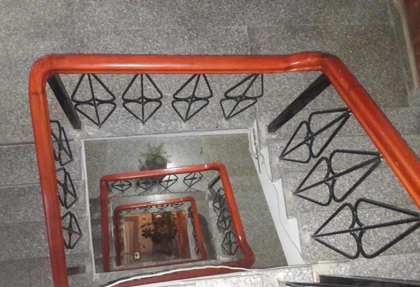 اتاق لوکس با بالکن, Bhaktapur Inn