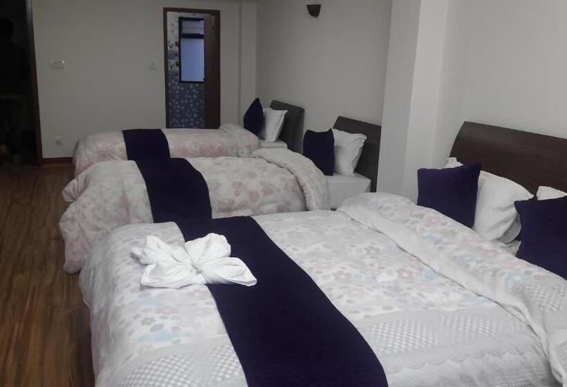 اتاق اجرایی سه نفره, Bhaktapur Inn