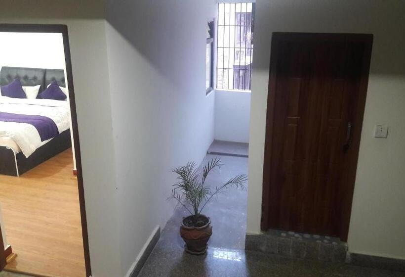 اتاق اجرایی سه نفره, Bhaktapur Inn