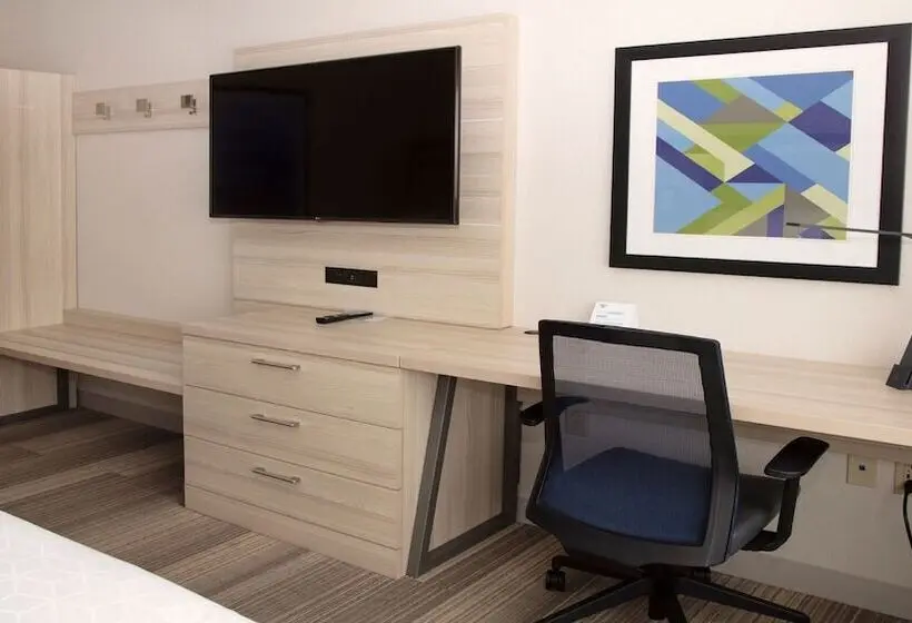 スイート, Holiday Inn Express & Suites   Marion, An Ihg