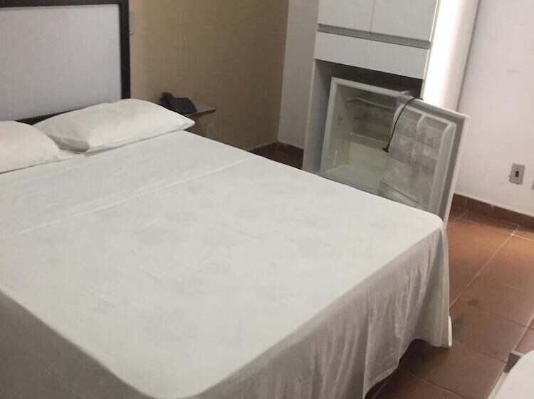 Pokój Standard Trzyosobowy, Sambura