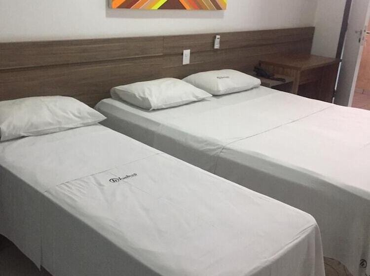 Pokój Czteroosobowy Deluxe, Sambura