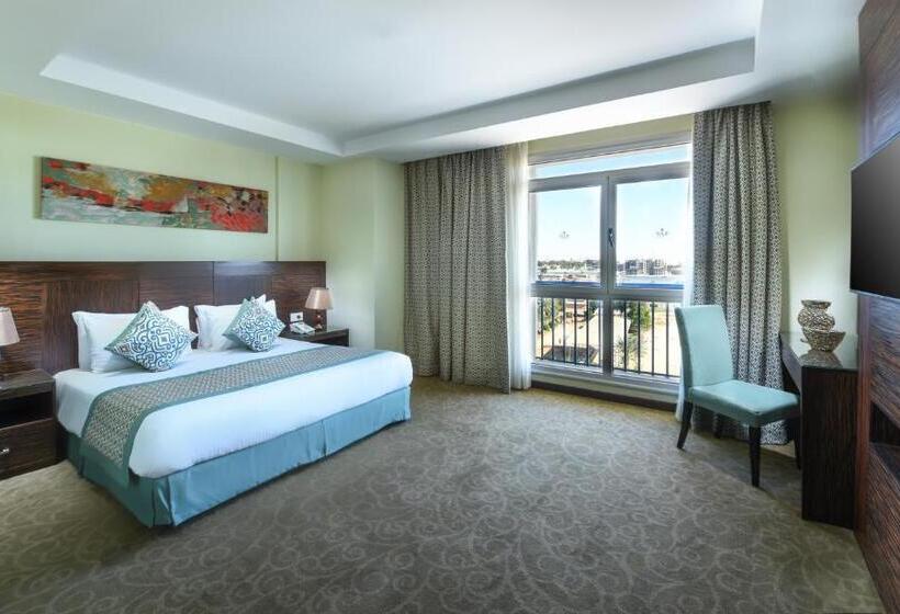 اتاق استاندارد با چشمانداز دریاچه, Tolip El Forsan