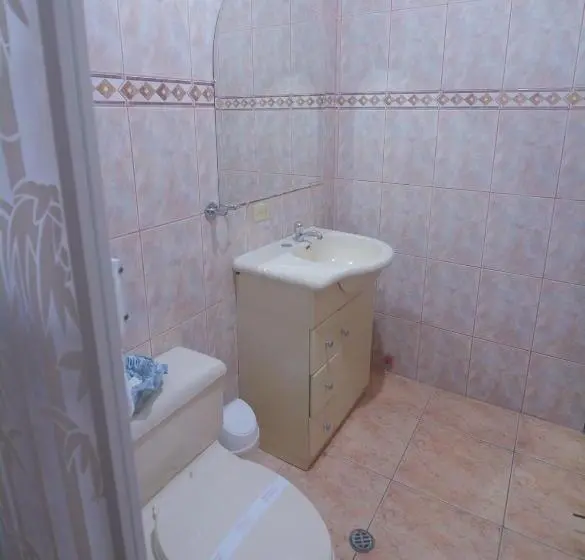 اتاق لوکس سه تخته, Victoria Suites