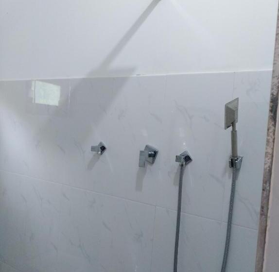 חדר אקונומי, Dolphin Cottage Mirissa