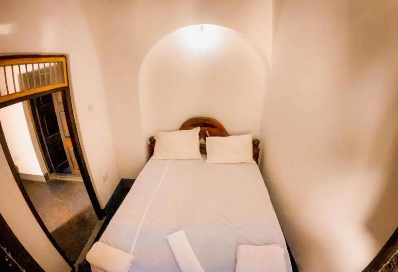 Basic-huone, Zlife Stone Town