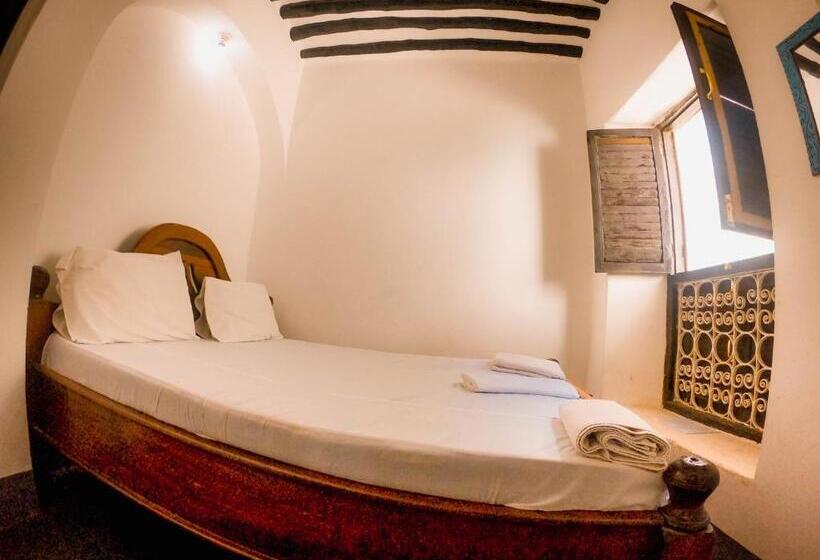 اتاق عادی, Zlife Stone Town