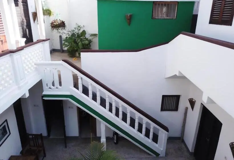 Basic-huone, Zlife Stone Town