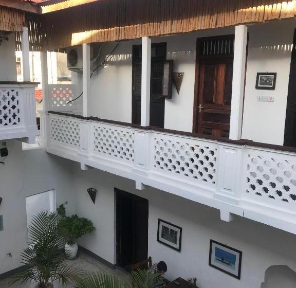 基本间, Zlife Stone Town