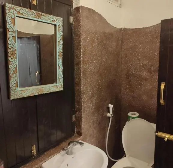 Economy Triple Room, Zlife Stone Town