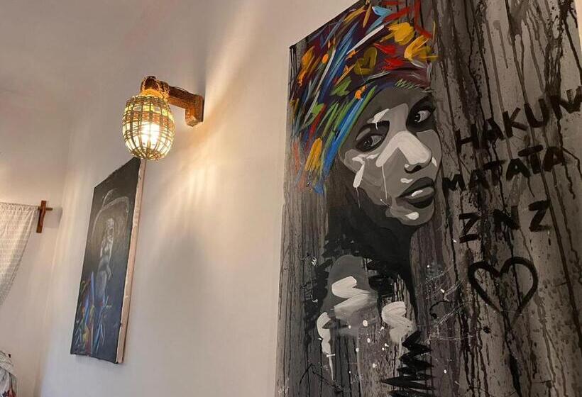 اتاق سوپریور سه تخته, Zlife Stone Town