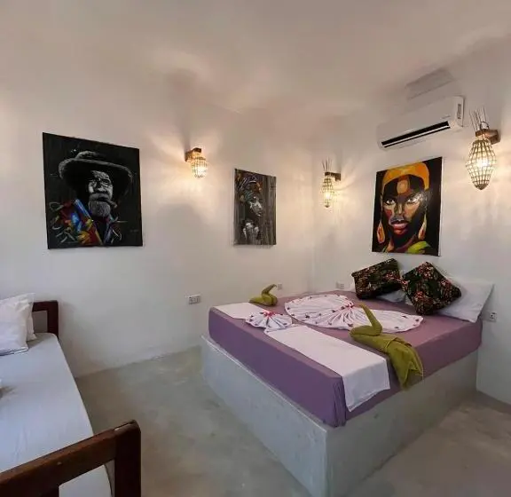 Superior Kolmen Hengen Huone, Zlife Stone Town