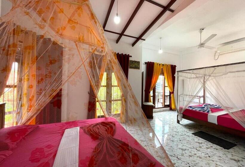 اتاق لوکس خانوادگی, Mount Top