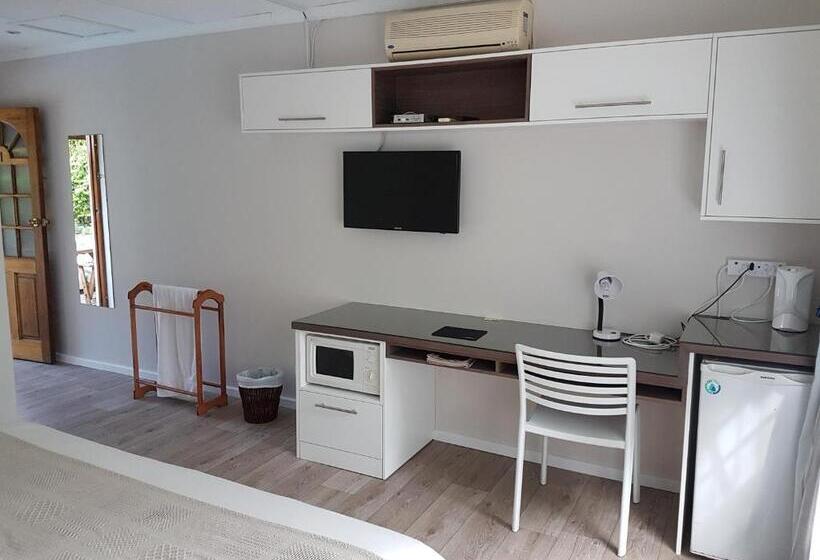 اتاق استاندارد, Sounds Of The Sea