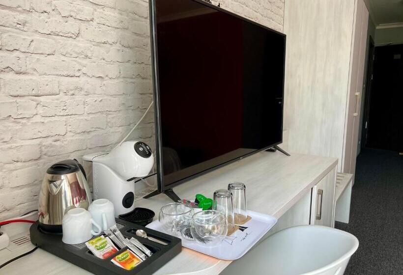 اتاق استاندارد سه تخته با بالکن, Grand Petit Hotel Ex Shato Gesson