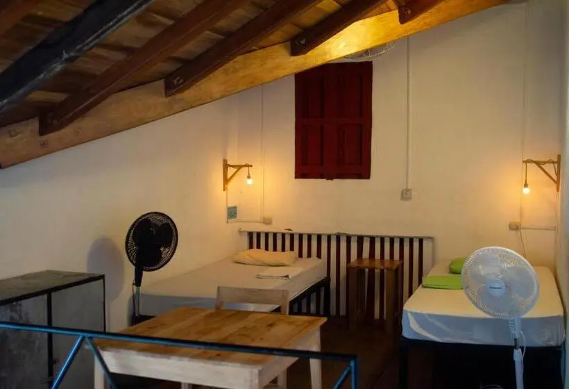 تختخواب در اتاق مشترک, Hostel De Boca En Boca