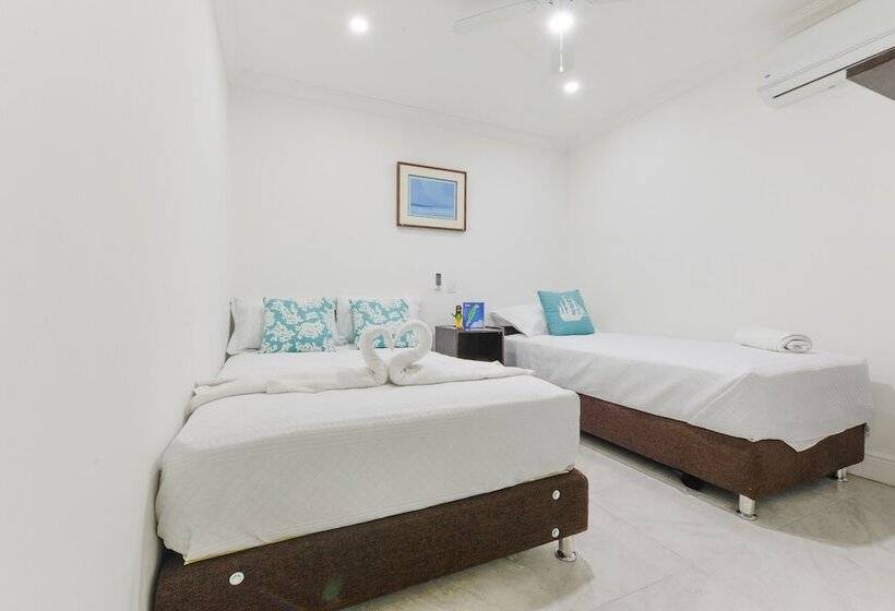 Quarto Triplo Estandar, Las Lunas