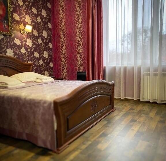 اتاق لوکس با تخت بزرگ, Royal