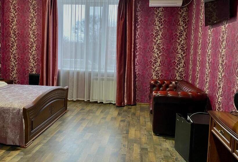 اتاق لوکس با تخت بزرگ, Royal