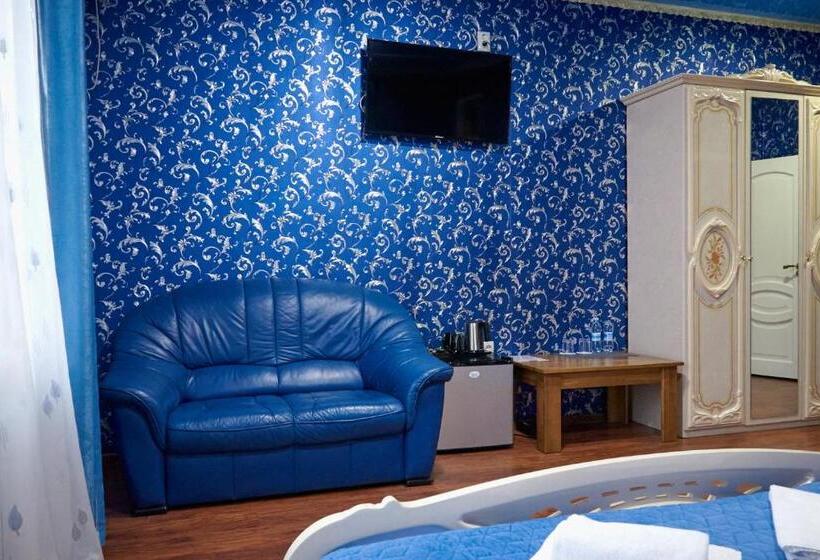 اتاق لوکس با تخت بزرگ, Royal