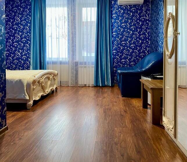 اتاق لوکس با تخت بزرگ, Royal