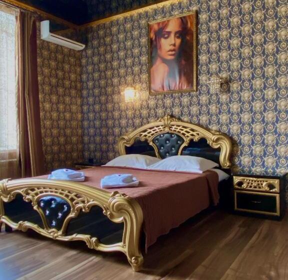 سوئیت با تخت بزرگ, Royal