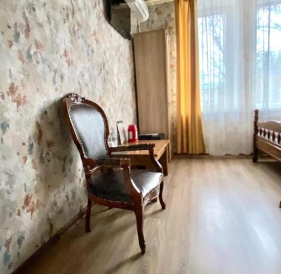 اتاق استاندارد یک نفره, Royal