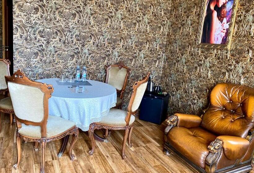 آپارتمان لوکس 1 خوابه, Royal