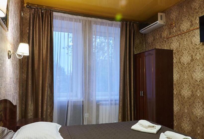 اتاق لوکس سه تخته, Royal