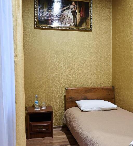 اتاق لوکس سه تخته, Royal