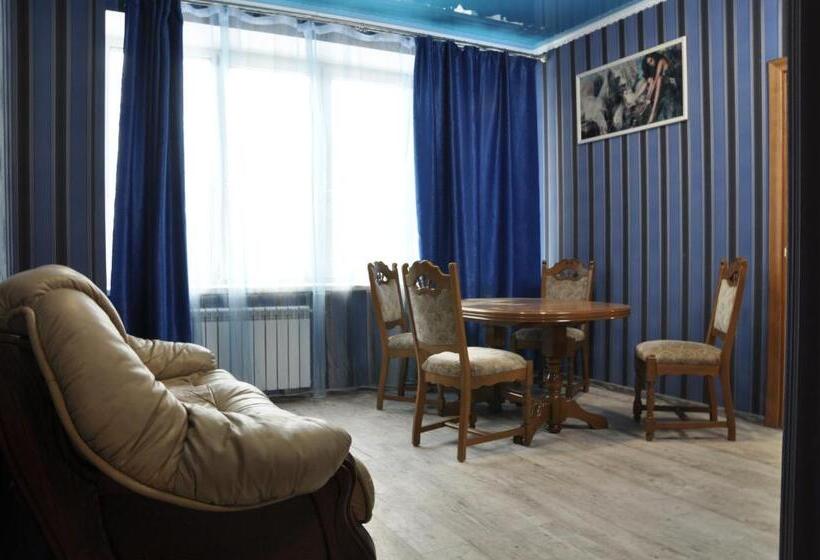 سوییت خانوادگی, Royal