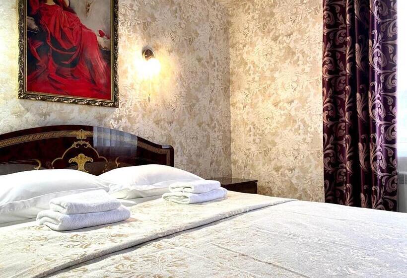 اتاق لوکس با تخت بزرگ, Royal