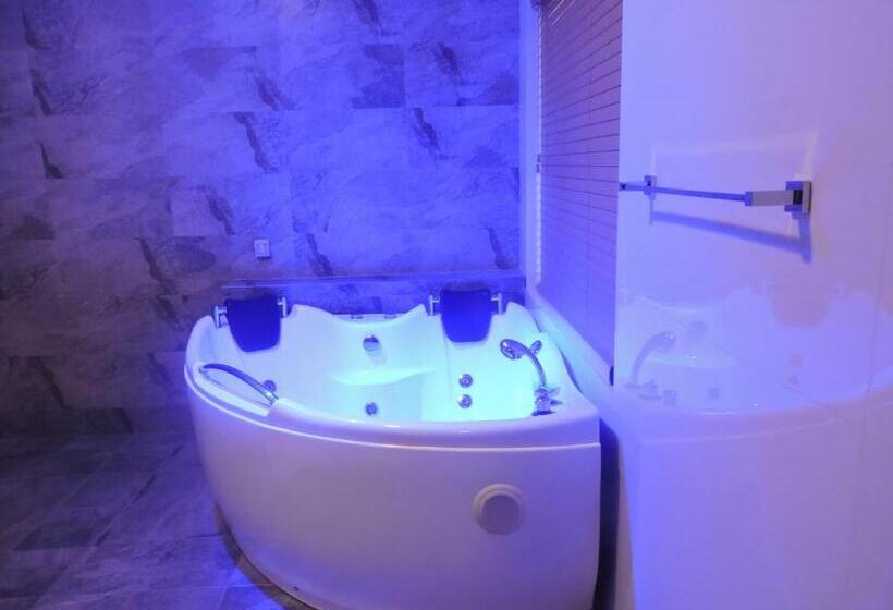 Büyük Çift Kişilik Yataklı Lüks Oda, Water Gate Resort & Spa