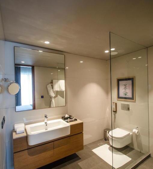 اتاق کلاس بیزنس, Altair   A Boutique