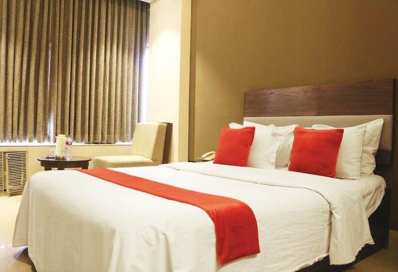 اتاق لوکس, Grand Circle Inn