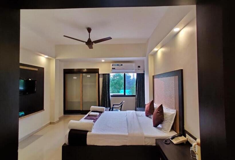 חדר דלוקס, Ashwin Igatpuri, Pure Veg & Jain Food