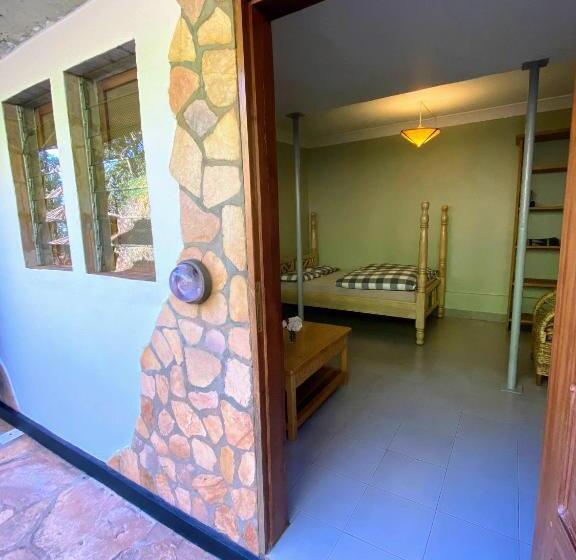 اتاق استاندارد, Banda Lodge