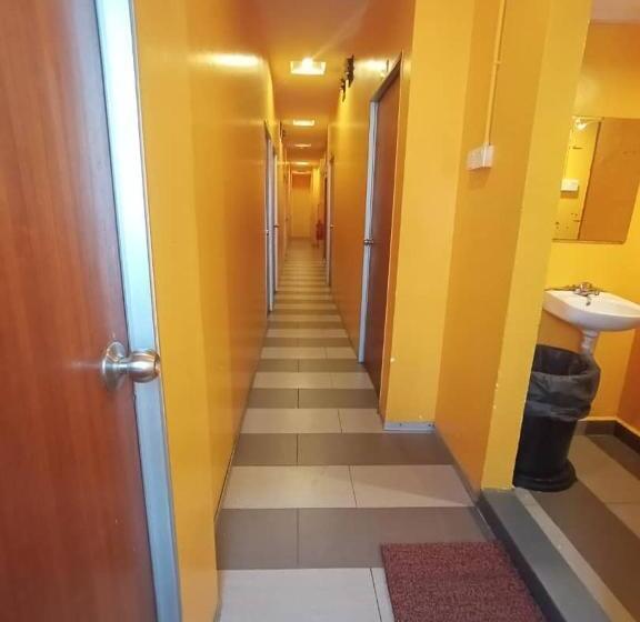 غرفة قياسية فردية حمام مشترك, Ghazrin S Classic