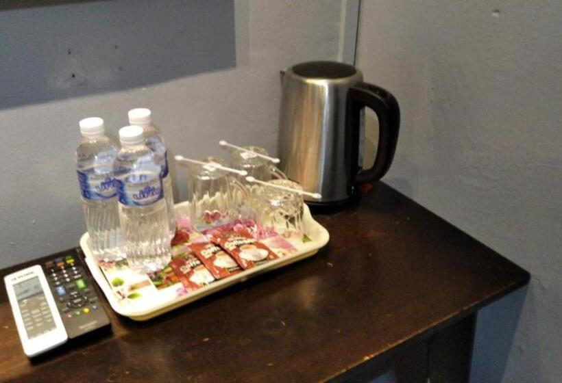 غرفة قياسية ثلاثية, Ghazrin S Classic