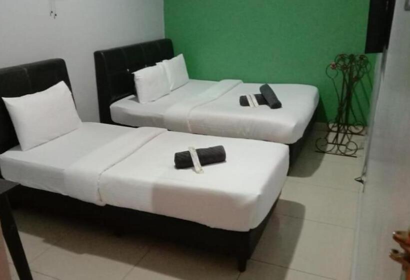 غرفة قياسية ثلاثية, Ghazrin S Classic