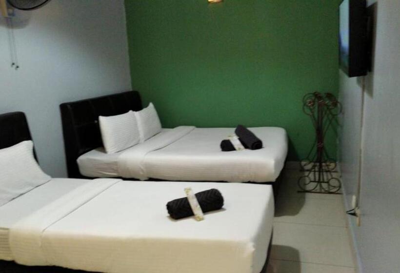 غرفة قياسية ثلاثية, Ghazrin S Classic